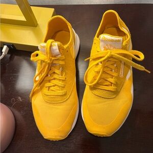 Reebok Classic Nylon Women’s Sneakers Yellow White Size 7.5